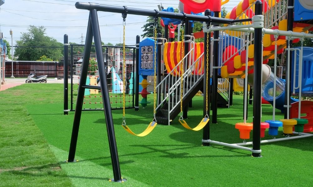 The Different Types Of Swings For The Playground Entertainment Hours