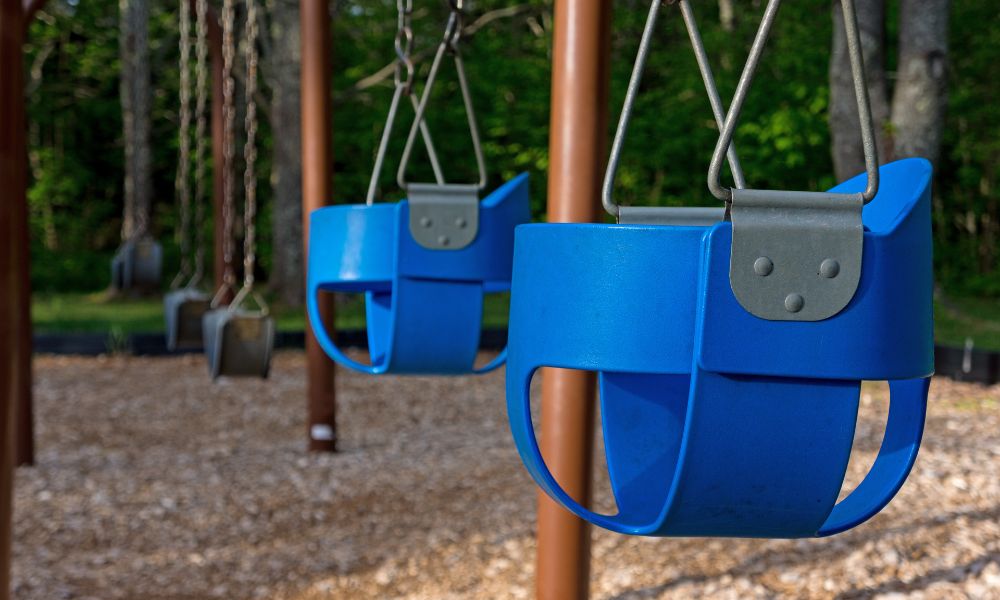 Metal vs. Plastic Swing Sets: The Pros and Cons